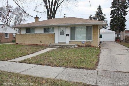 Front of Home & Garage.JPG
