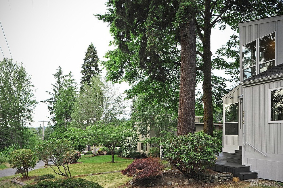 5700 80th Ave SE, Mercer Island, WA 98040 - photo 1