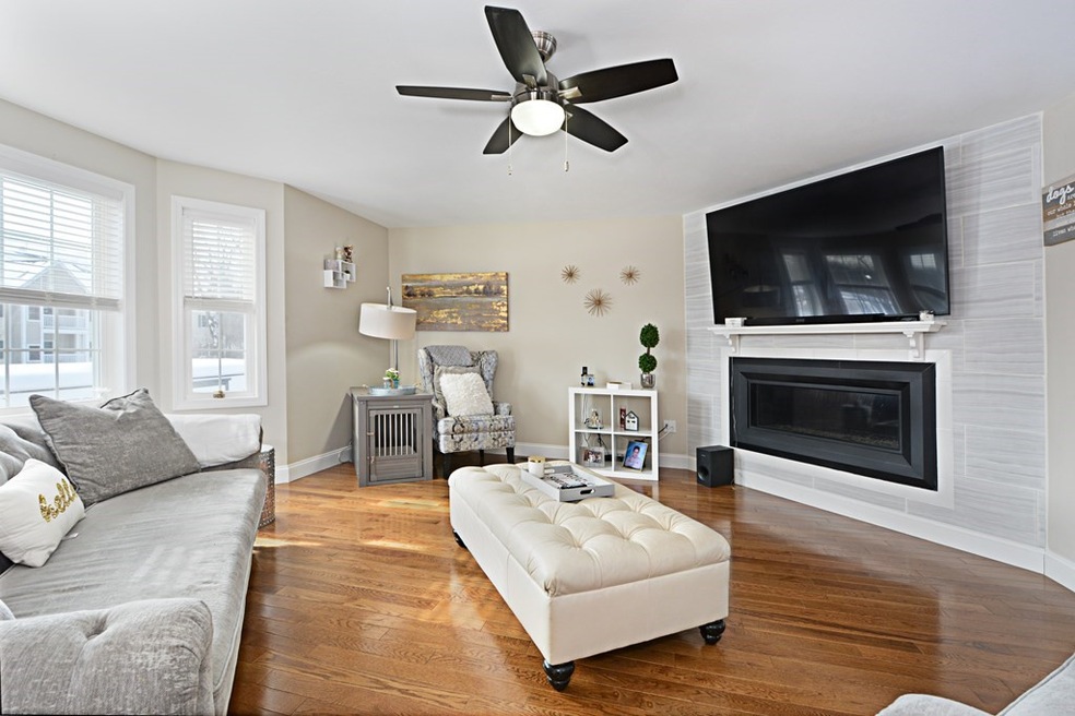 524 Mammoth Rd unit 1, Dracut, MA 01826 - photo 1