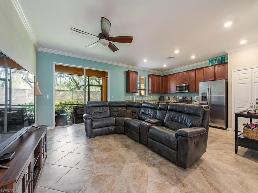 Livingroom/ Kitchen