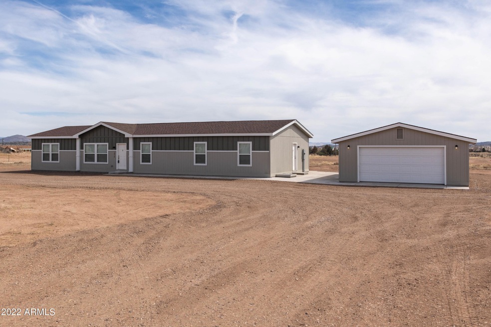 1415 W Carriage Ln, Paulden, AZ 86334 - photo 1