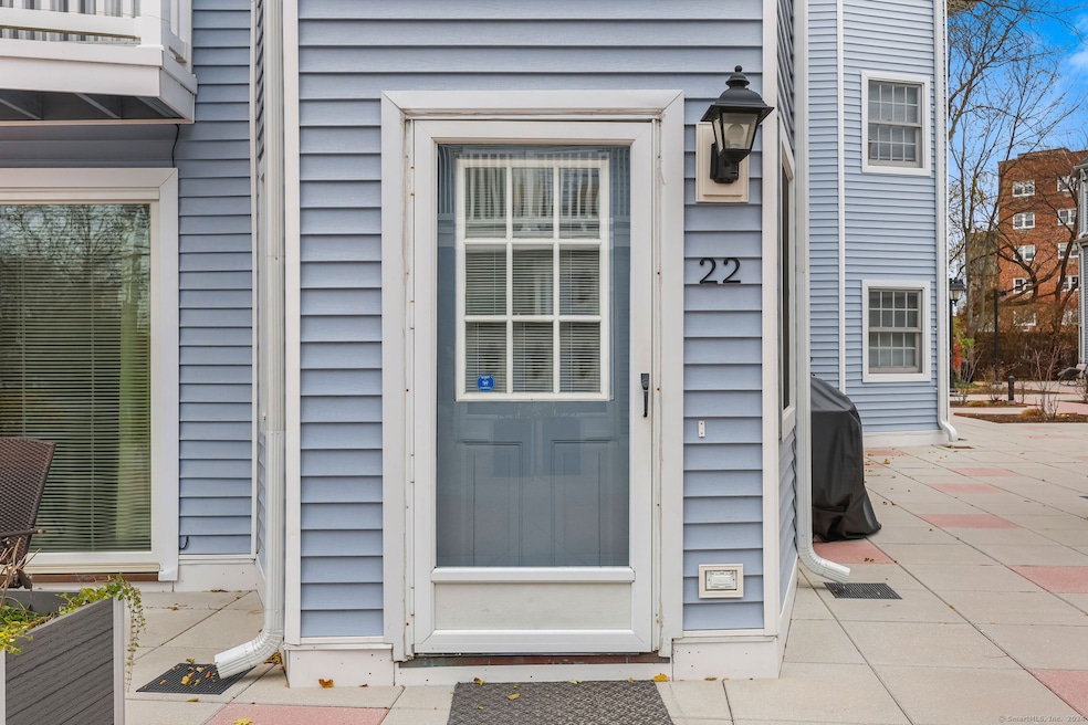 118 Grove St unit 22, Stamford, CT 06901 - photo 1