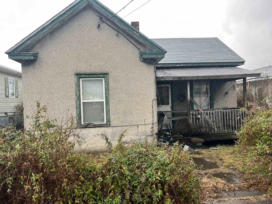 321 E Pine St, Covington, VA 24426 - photo 1