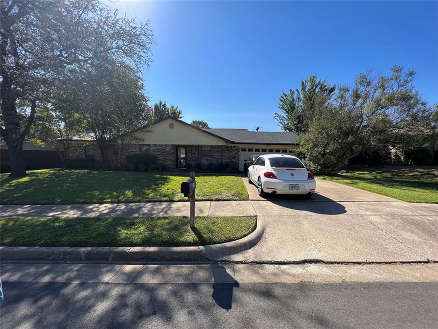 604 Morning Glory Ln, Bedford, TX 76021 - photo 1