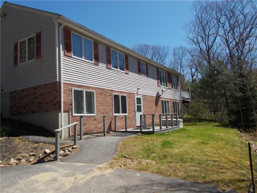 21 River Road in-law apartment entrance