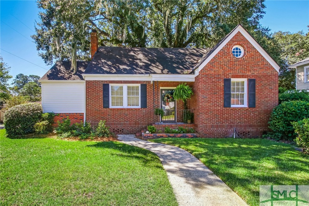 Classic Minimal Traditional home