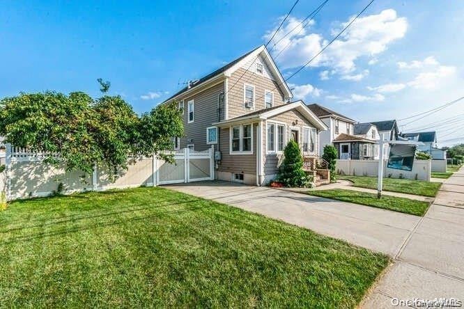 For Sale $850,000 • Co-Listing Agent
