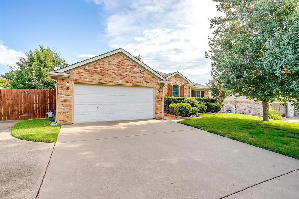 326 Alpine Dr, Weatherford, TX 76086 - photo 1