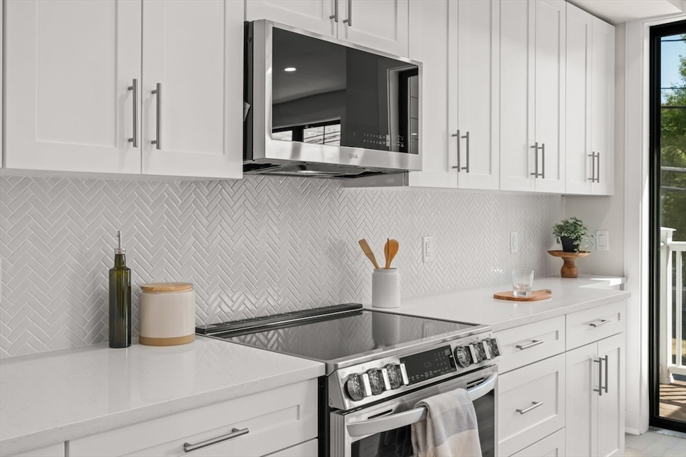 260 Elm St unit 301, Everett, MA 02149 - photo 1