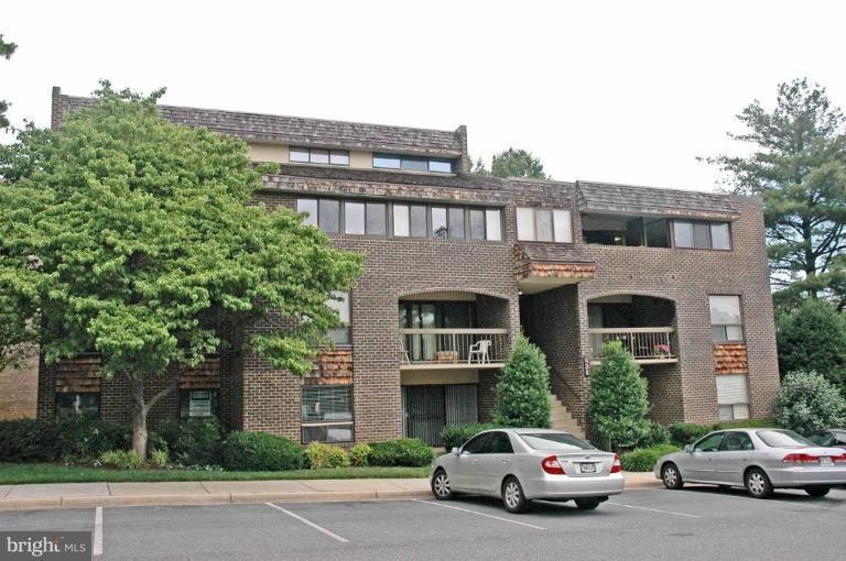 425 Christopher Ave unit T-1, Gaithersburg, MD 20879 - photo 1