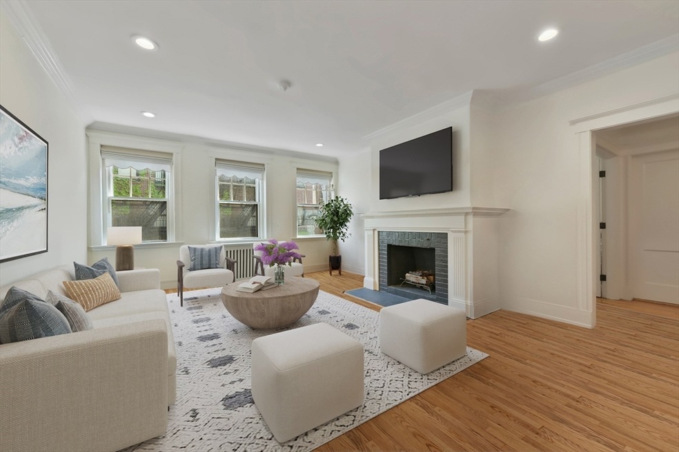 250 Commonwealth Ave unit 7, Boston, MA 02116 - photo 1
