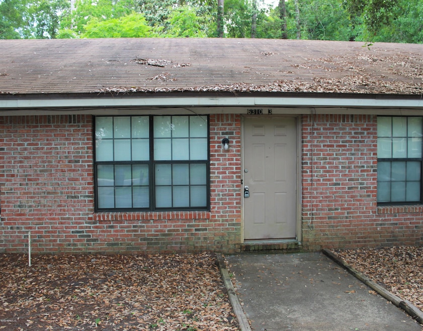 6310 Delacy Rd unit 2, Jacksonville, FL 32244 - photo 1