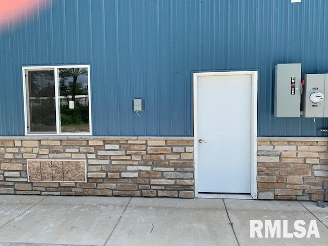 7217 Northwest Blvd unit 4, Davenport, IA 52806 - photo 1