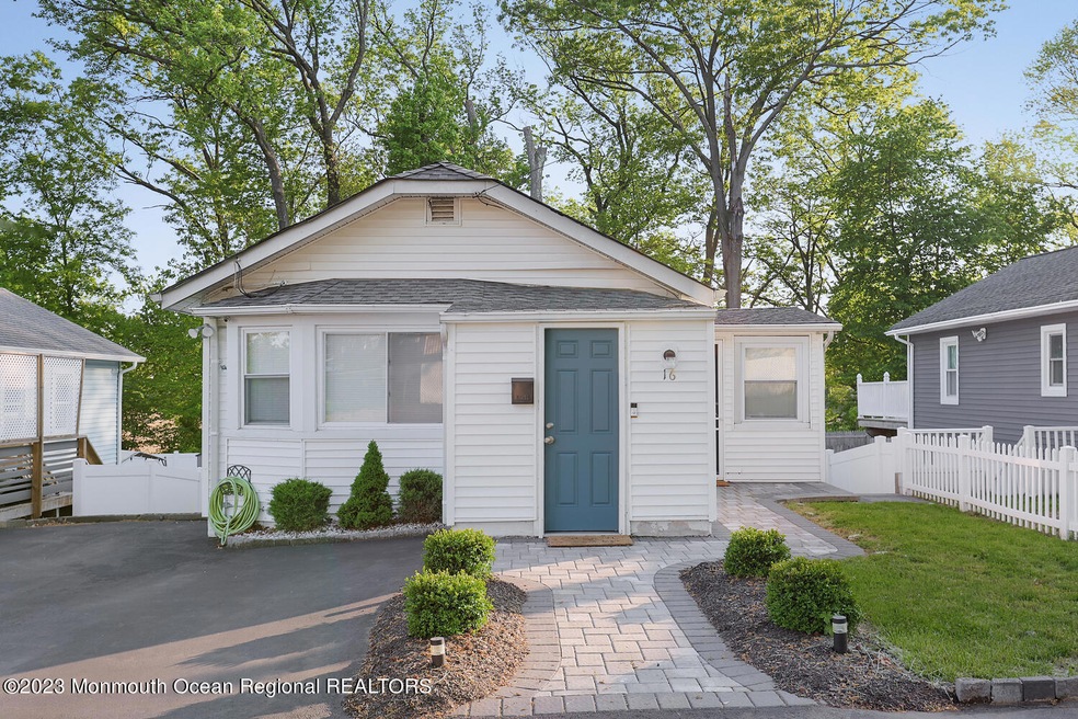 16 Middlesex Ave Keyport NJ-large-026-03