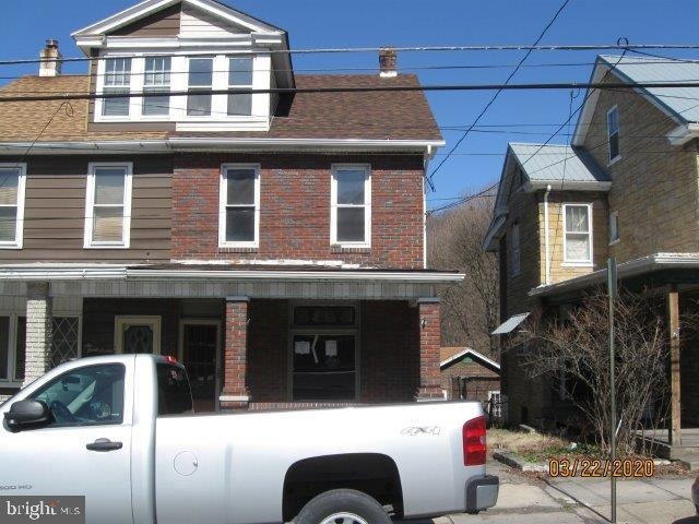 639 E Broad St, Tamaqua, PA 18252 - photo 1