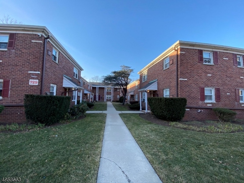 729 Broad Ave Apt 7a unit 7A, Ridgefield Boro, NJ 07657 - photo 1