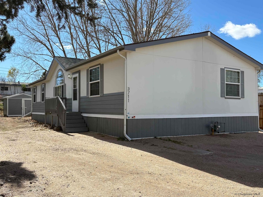 3711 Rawlins St, Cheyenne, WY 82001 - photo 1