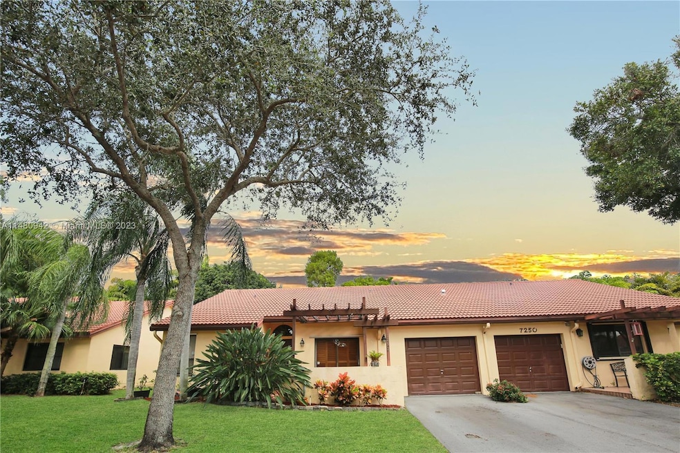 7252 Solandra Ln, Tamarac, FL 33321 - photo 1