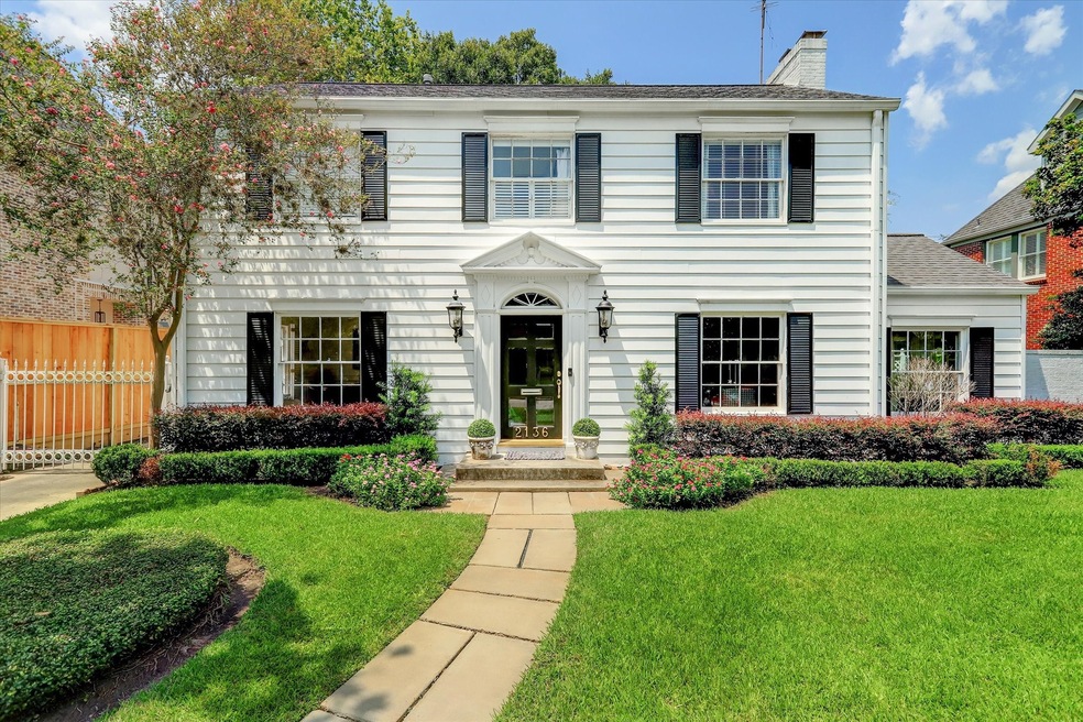 2136 Pelham Dr, Houston, TX 77019 - photo 1