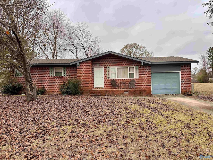 1305 Stage Rd SW, Hartselle, AL 35640 - photo 1