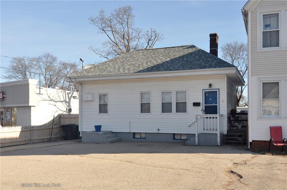 794 Warwick Ave, Warwick, RI 02888 - photo 1