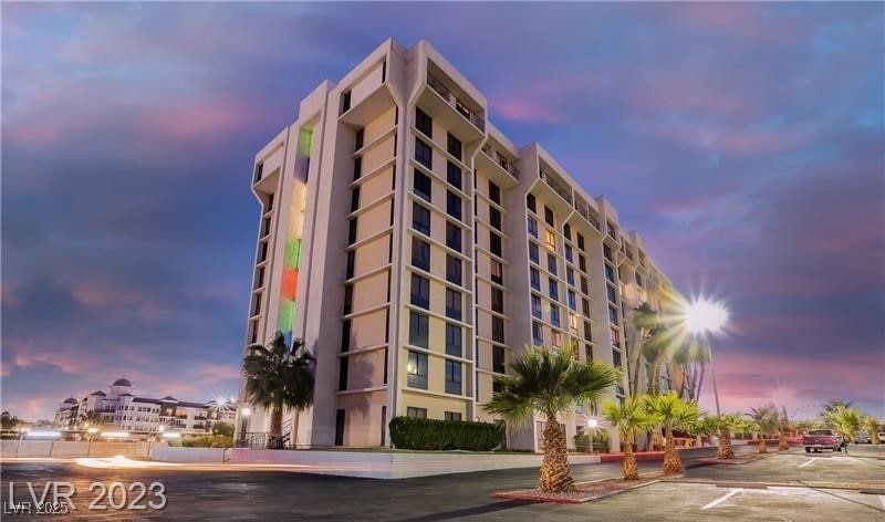 3930 University Center Dr unit 302, Las Vegas, NV 89119 - photo 1