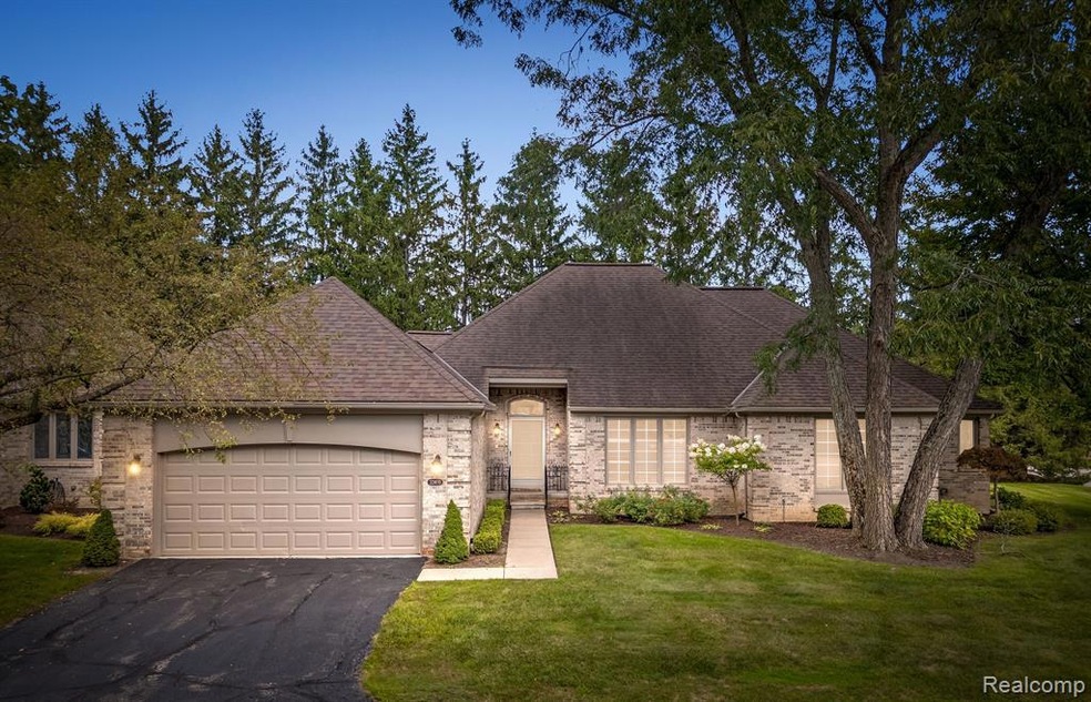 32400 Pines Dr unit 16, Beverly Hills, MI 48025 - photo 1