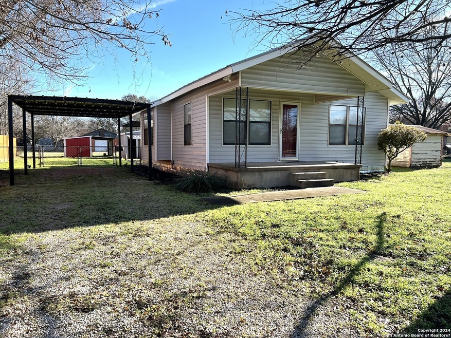 580 Gruene Rd, New Braunfels, TX 78130 - photo 1