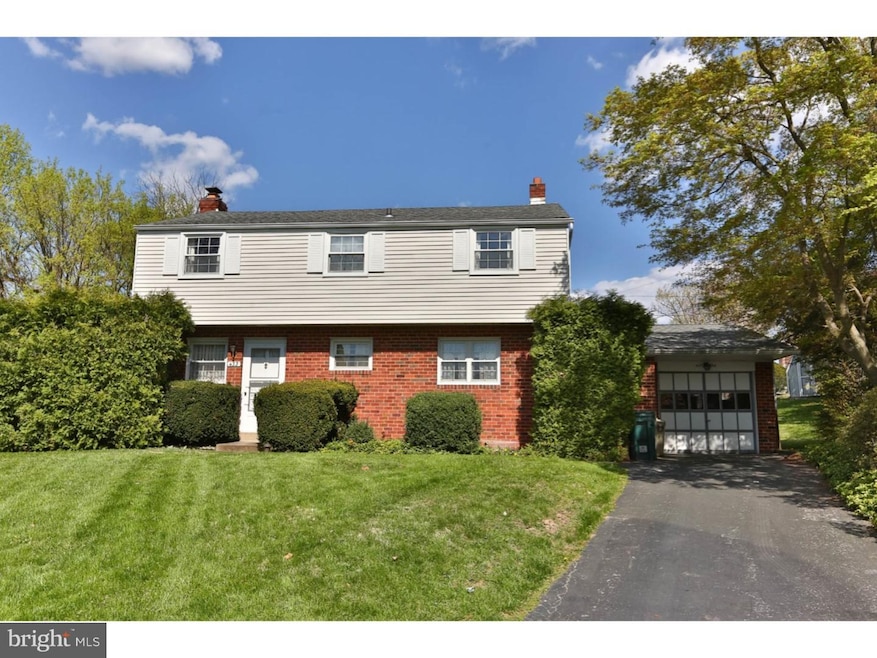 433 Linden Cir, Lafayette Hill, PA 19444 - photo 1