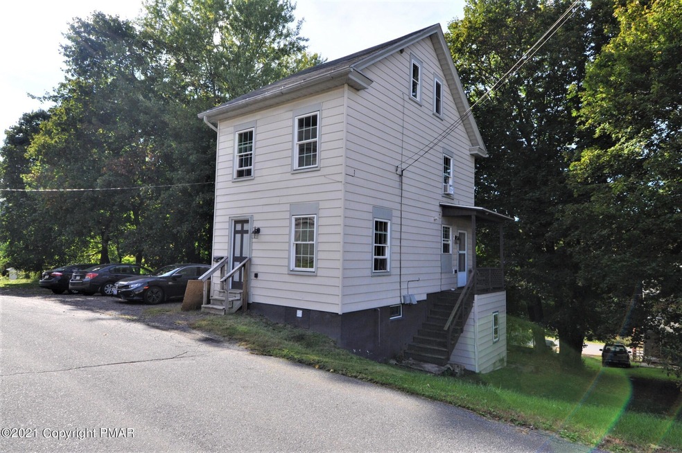 213 Oak St, Jim Thorpe, PA 18229 - photo 1