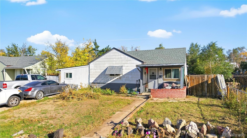 850 Oakland St, Aurora, CO 80010 - photo 1