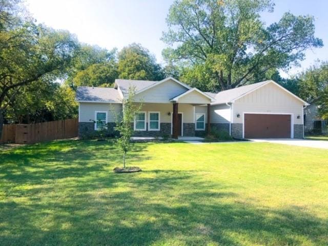 611 N Rusk St, Weatherford, TX 76086 - photo 1