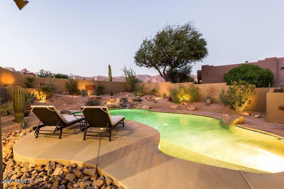 Pool-Views-Gold Dust