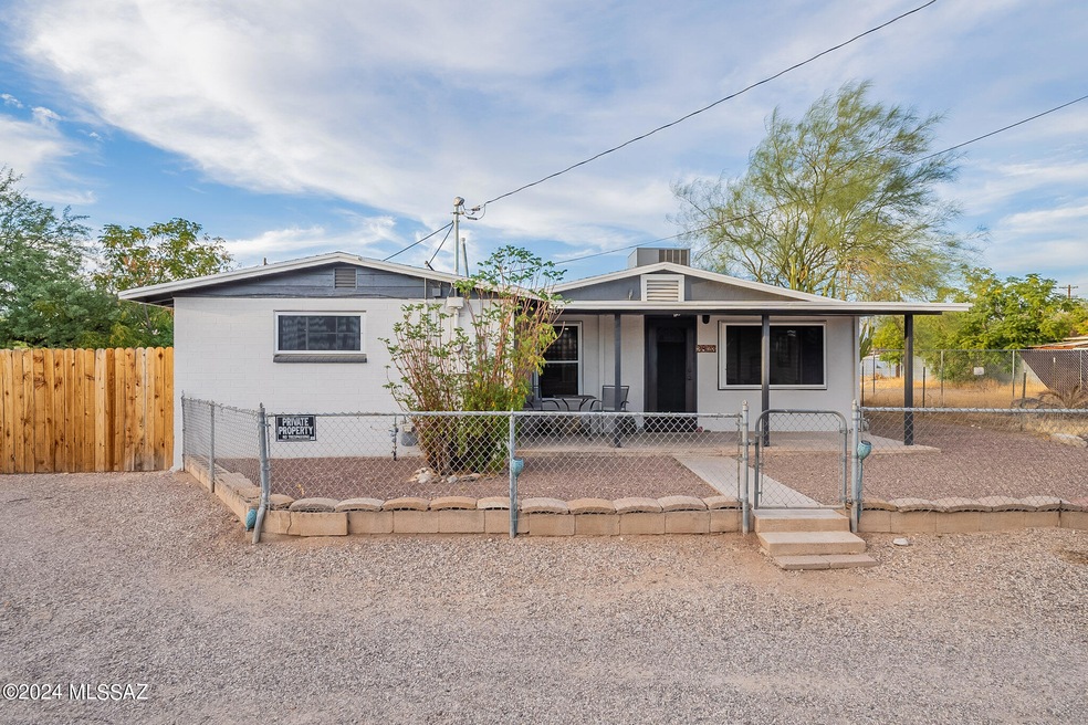 2823 N Castro Avenue, Tucson, AZ 85705