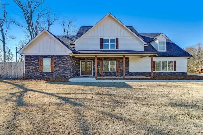 408 Thunder Rd, Buford, GA 30518 - photo 1