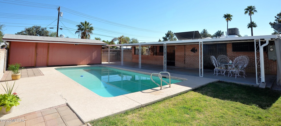 1033 E Windsor St, Tucson, AZ 85719 - photo 1