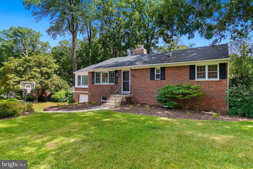 10601 Kinloch Rd, Silver Spring, MD 20903 - photo 1