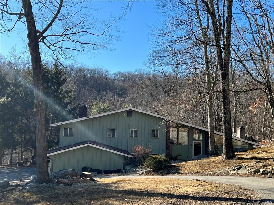 18 Sunrise Dr, Putnam Valley, NY 10579 - photo 1