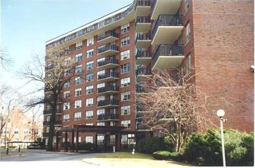 Imperial Towers unit 703, Chestnut Hill, MA 02467 - photo 1