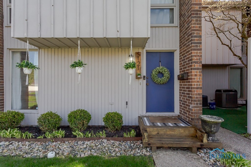 5121 Regency Dr, Toledo, OH 43615 - photo 1