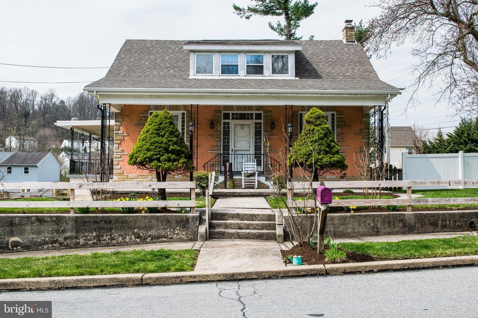 704 Grove Ave, Mohnton, PA 19540 - photo 1