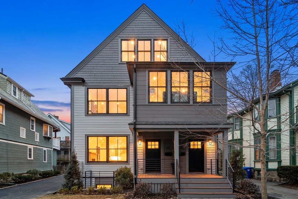 Sold $2,220,000 • Co-Listing Agent