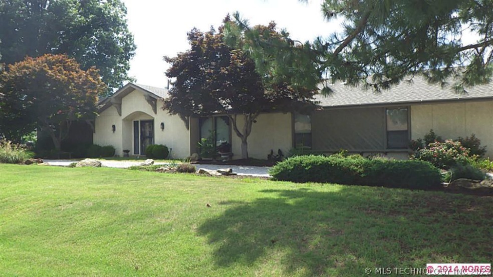 Thinking?! One Level+Large Lot+3rd Car/RV Parking