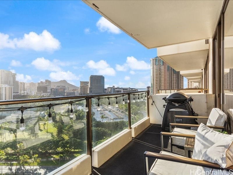 Views of the Ocean & Diamondhead