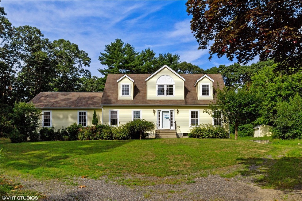 653 Commonwealth Ave, Warwick, RI 02886 - photo 1