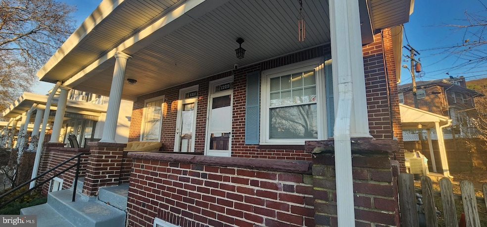 1209 Linden St, Reading, PA 19604 - photo 1