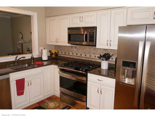 6 Overlook Ct, Avon, CT 06001 - photo 1