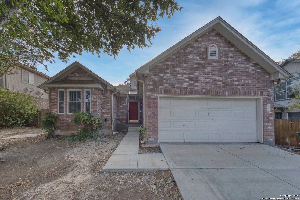 9523 Black Thorn Ln, San Antonio, TX 78240 - photo 1