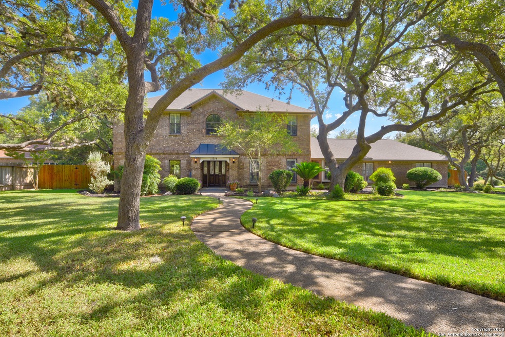 11214 Hunters Path, Helotes, TX 78023 - photo 1