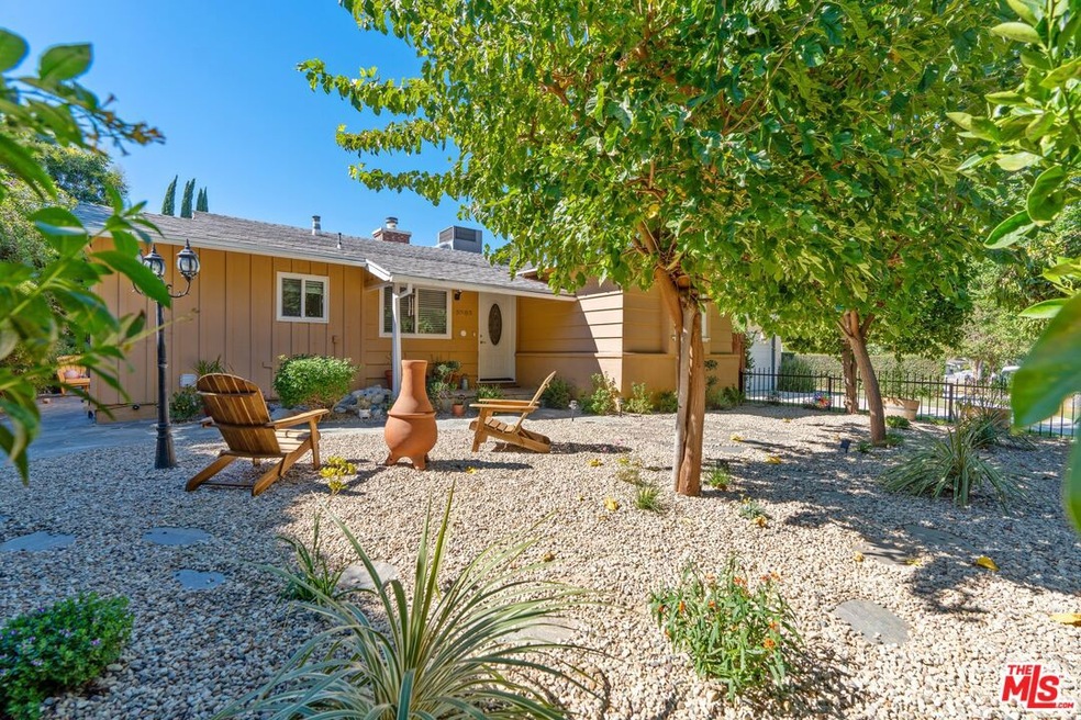 5203 Alhama Dr, Woodland Hills, CA 91364 - photo 1